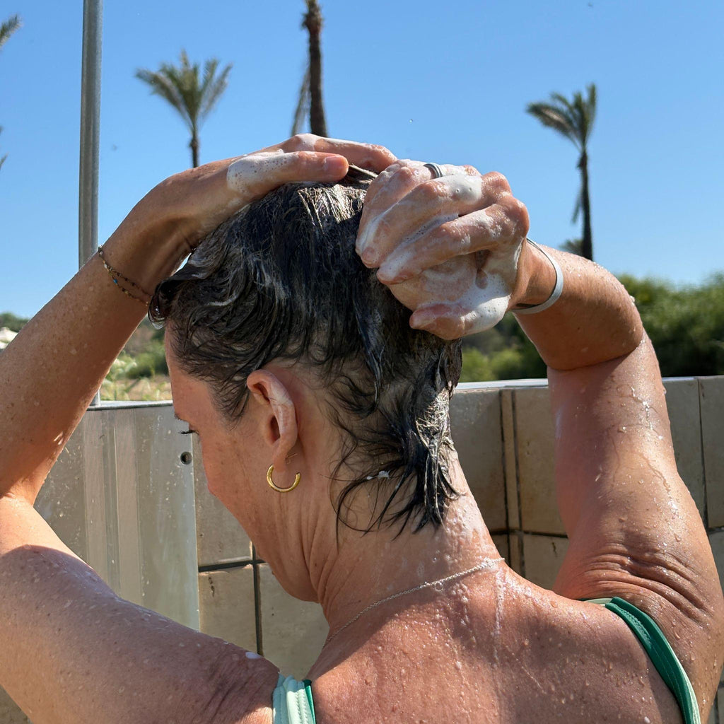 viva-la-body-australia-haircare-shampoo-lifestyle-ellie_balance-bar