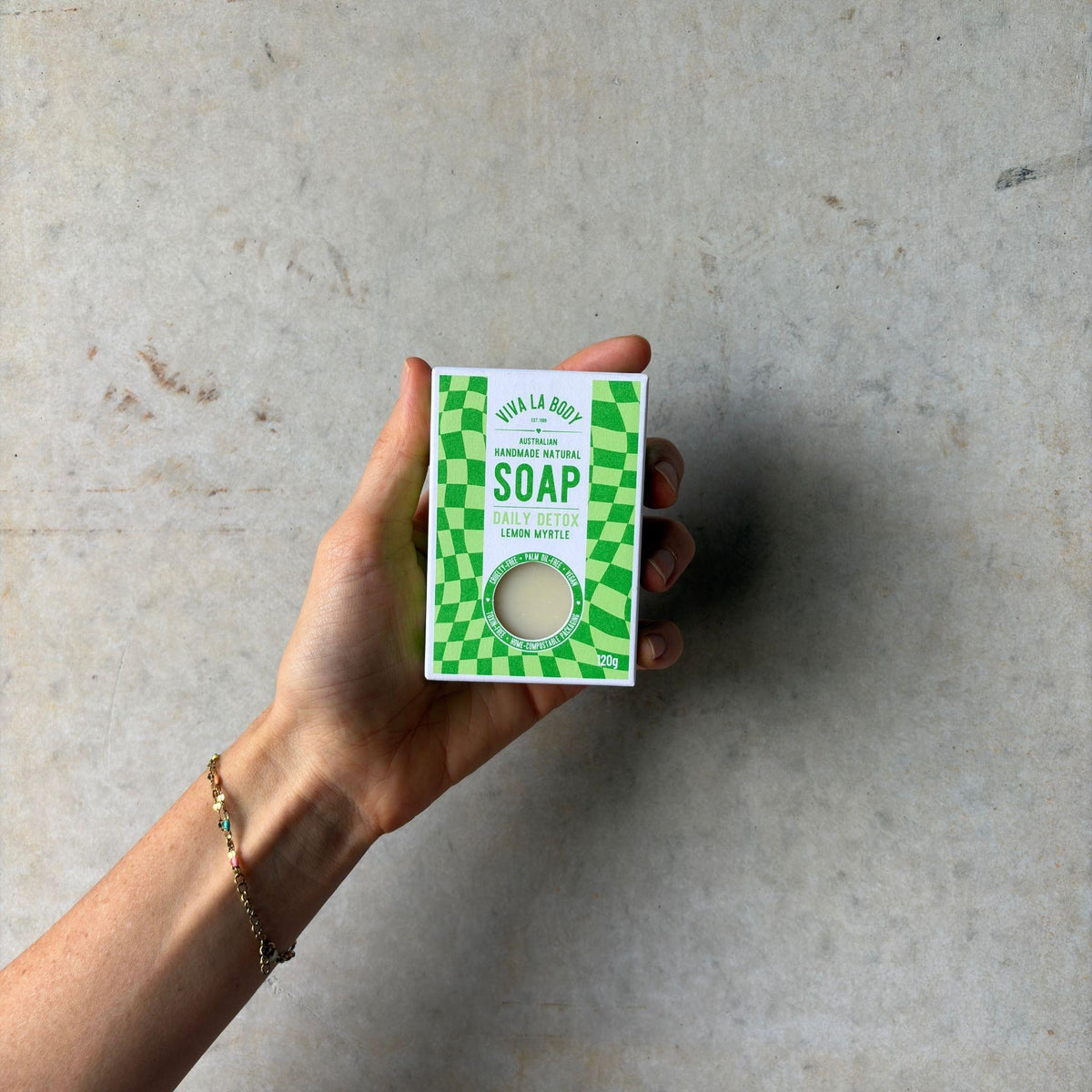 viva-la-body-australia-natural-soap_hand